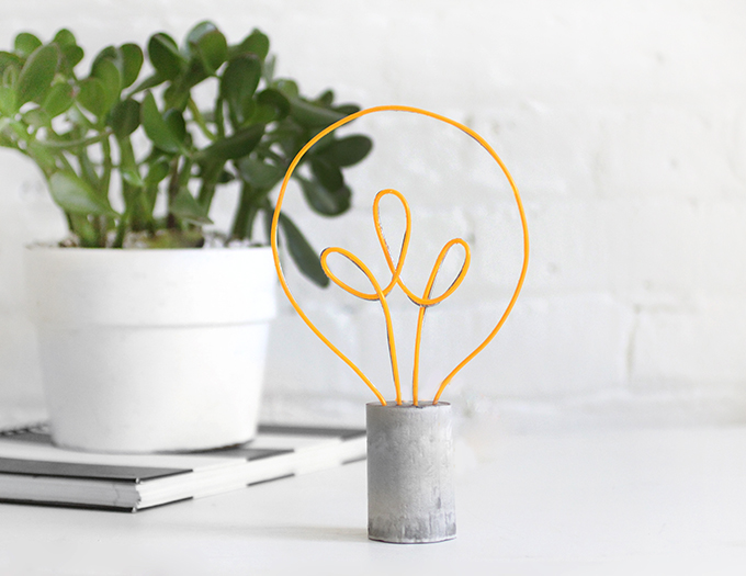MY DIY | Neon Lightbulb Lamp - I SPY DIY