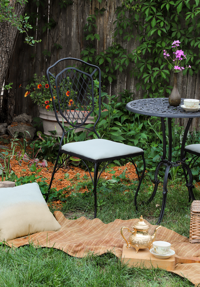 Trying Rust-Oleum Outdoor Fabric Paint 