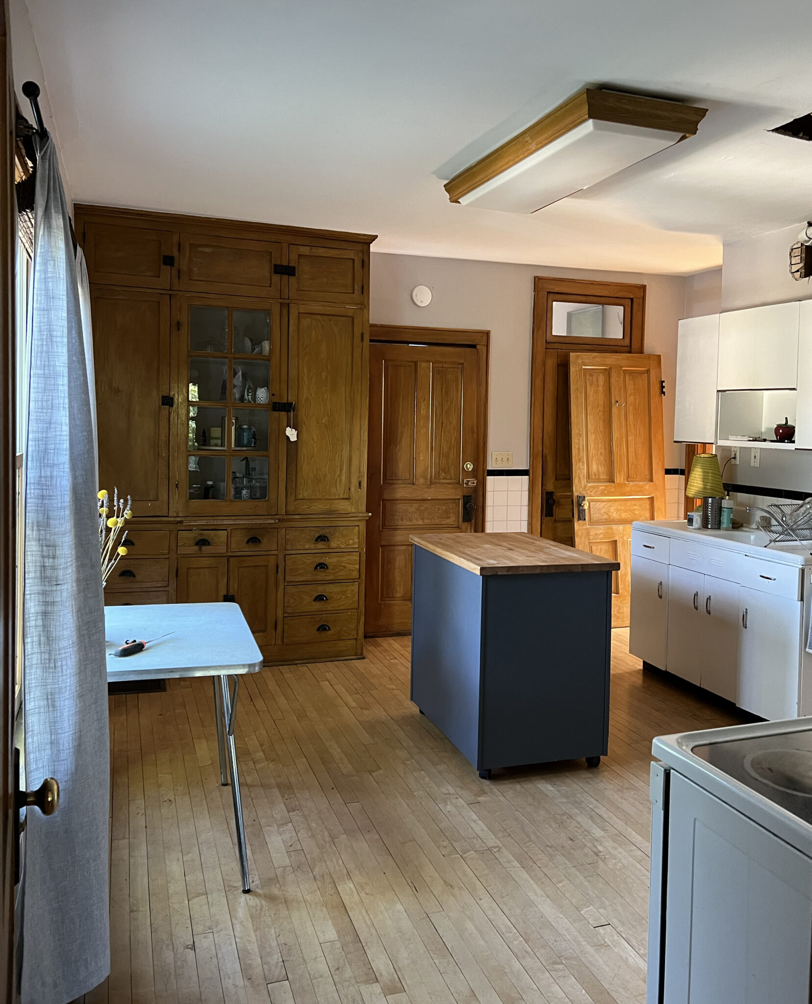 Makeover By Monday | English-Inspired Kitchen Makeover - I SPY DIY