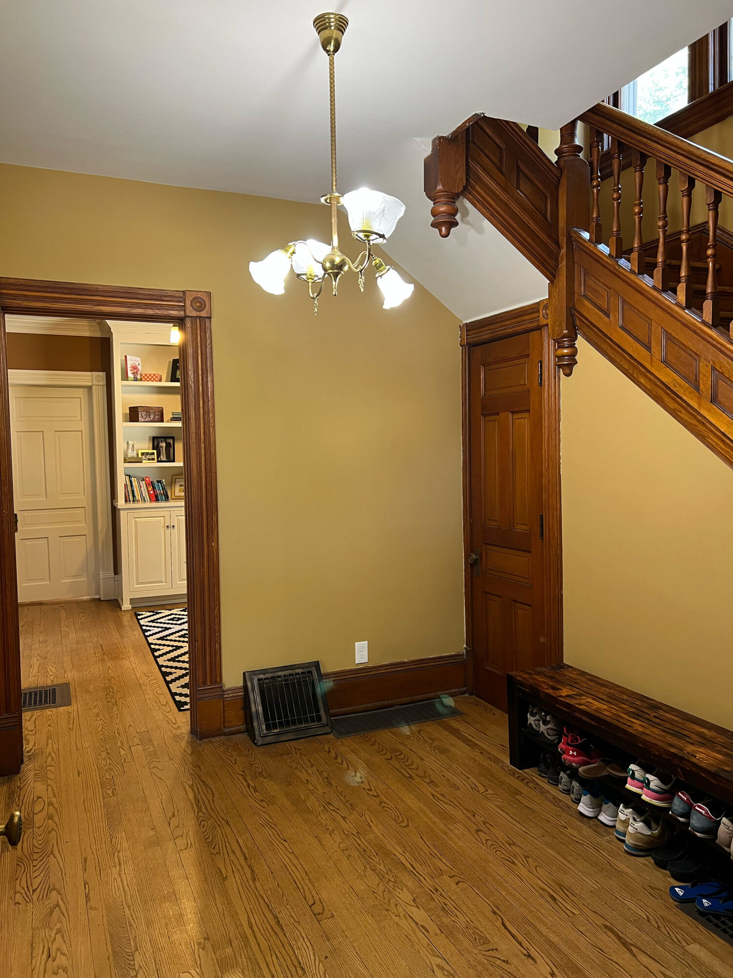 Makeover By Monday Victorian Library Entry With Painted Checkerboard Floors I Spy Diy